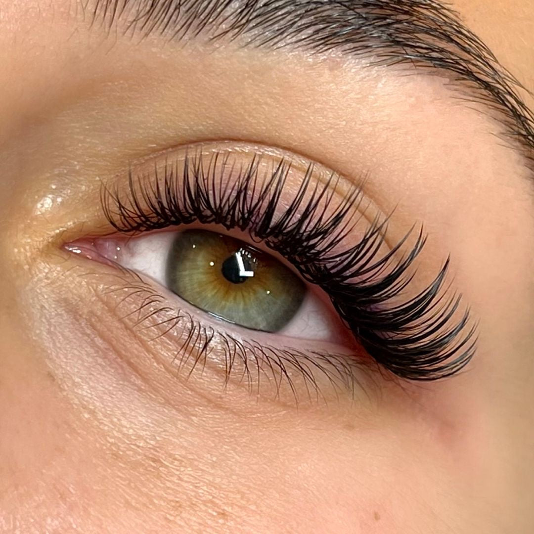 Extensiones de pestañas efecto mascara