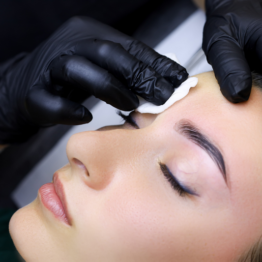 Curso de cejas laminadas, delineadas con hilo y henna (online)