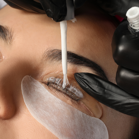 Curso de levantamiento de pestañas, laminación de cejas y perfilado de cejas