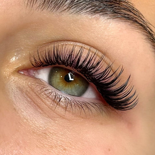 Extensiones de pestañas efecto mascara